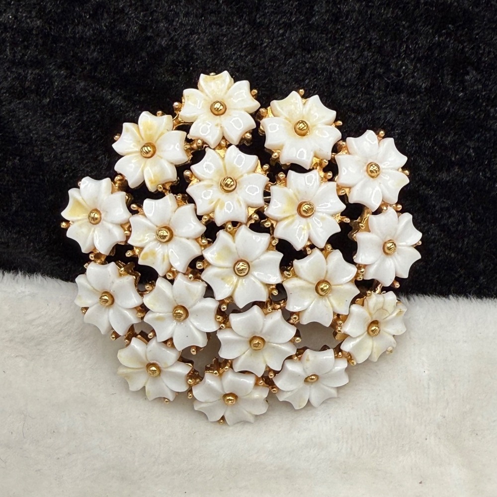 Vintage Marvella Flower Brooch‎ Gold Tone Signed